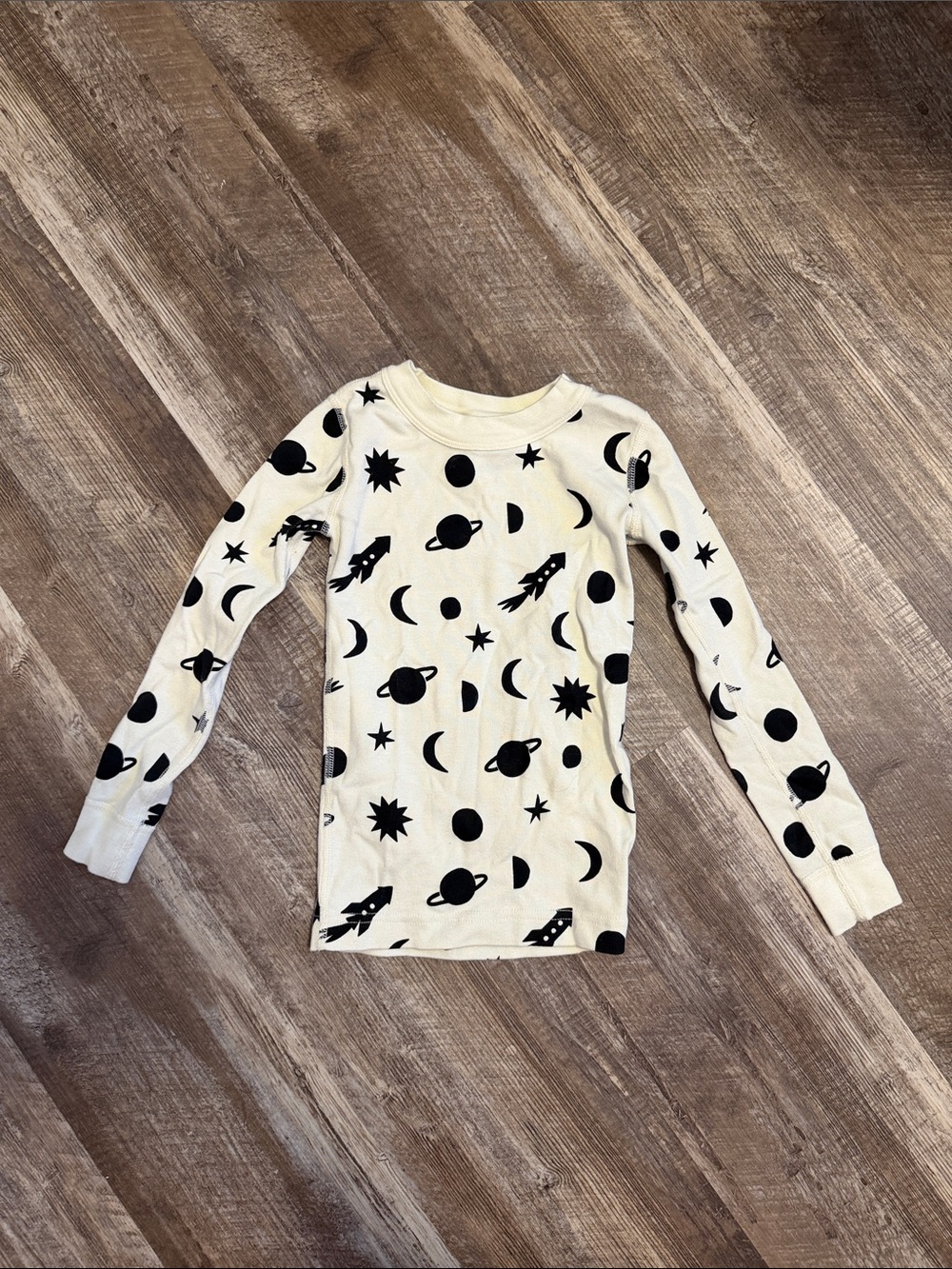 Hanna Andersson Cream Long-Sleeve Space Print Pajama Shirt